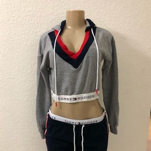 Tommy Hilfiger cropped hoodie